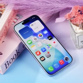 iPhone手机“别乱买”，12月这3款“最值得入手”，系统流畅用六年