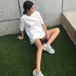 慢慢你就知道，越是独来独往、没有朋友、不合群的人，人品往往越没问题