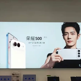 荣耀500系列要来了，骁龙8系+2亿主摄+8K大电池，或定价2499元起