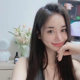 寄秋意为念，携岁月而逢