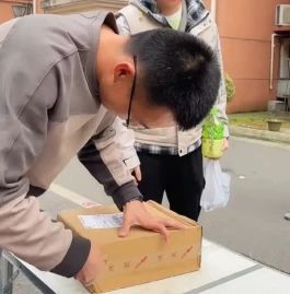 一天挣几百块，就在你身边，可以放大做，年入10万！