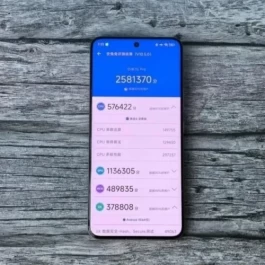 3500 元左右的预算买什么手机好？推荐三款目前最值得购买的手机