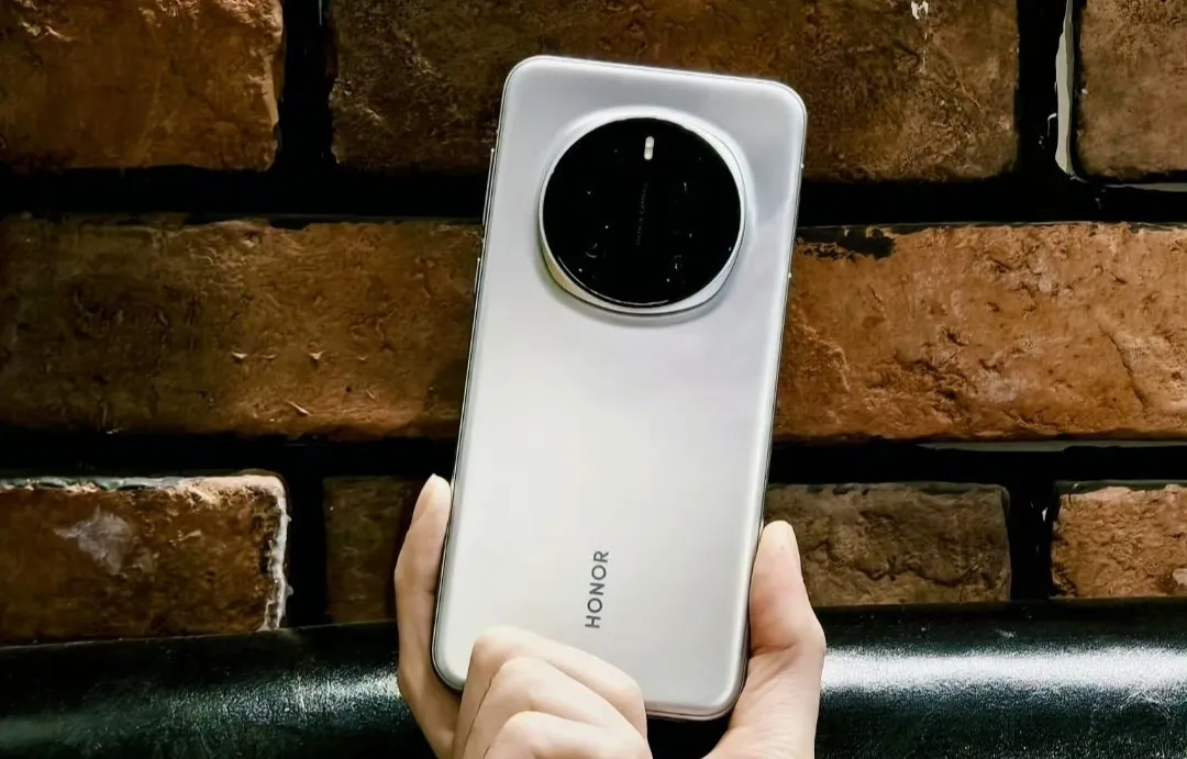 2025信号、抗摔耐造 "最佳" 的3款直屏手机 2025信号、抗摔耐造 "最佳" 的3款直屏手机