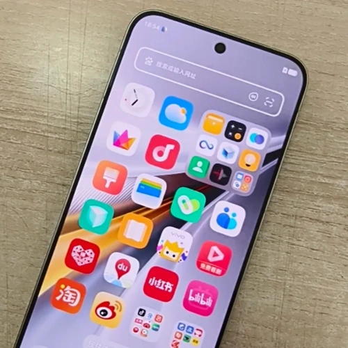 买手机建议买屏幕好的，目前这3款公认素质“封神”