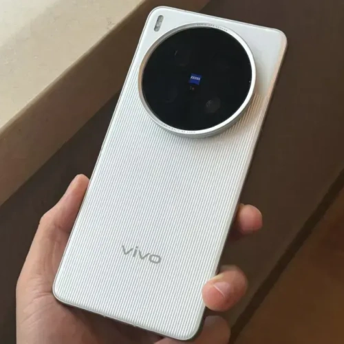 vivo X300 Ultra要来了，对比X200 Ultra升级一目了然