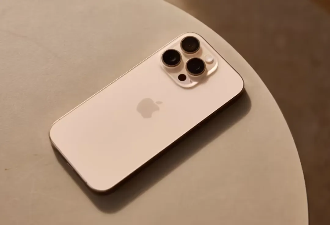 目前“最值得捡漏”的苹果手机，价格降低2500元，成为销量冠军