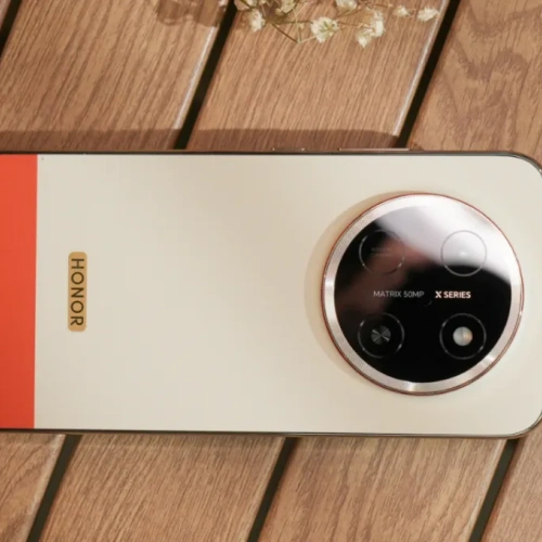 荣耀高配手机清仓，12GB+512GB跌价2149元，3.8倍光学拍照能力强